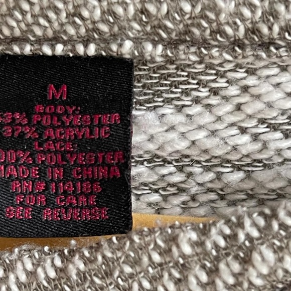 Lace front 3/4 sleeve top - Picture 5 of 10